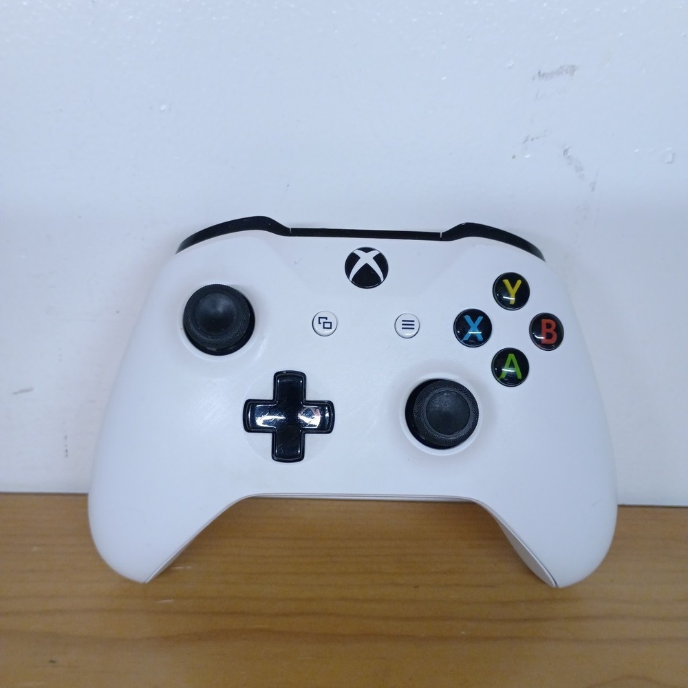 Microsoft Xbox One S 500GB Model 1681 Console System Bundle - Tested and Works - Picture 13 of 16